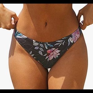 NWT Women’s cupshe bathing suit bottom